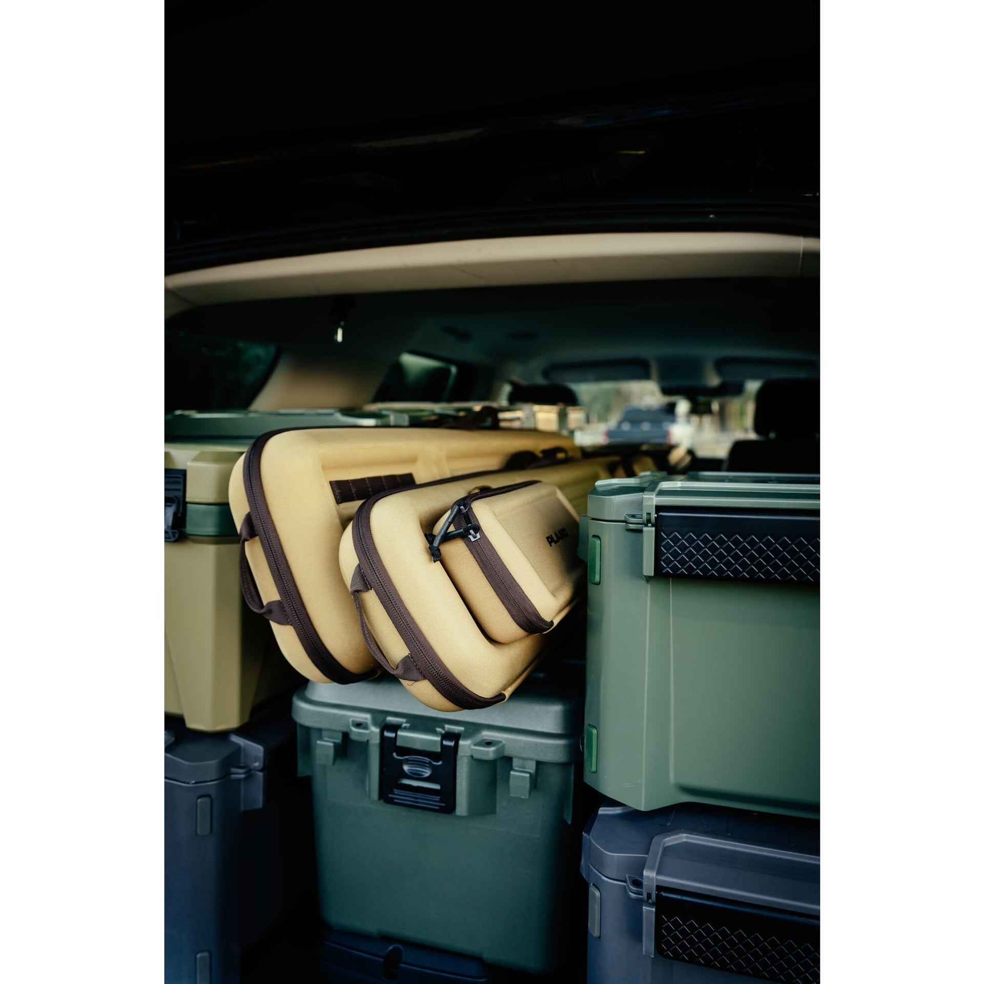 Plano Sportsman's Trunk - Large